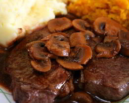 Грибное рагу с красным вином