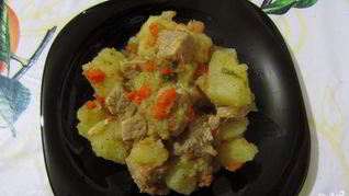 Картофельное рагу со свининой