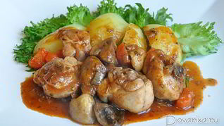 Куриное рагу с грибами и томатным соком
