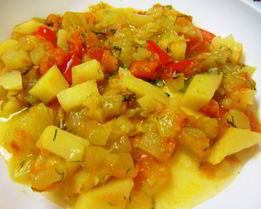 Летнее овощное рагу с картофелем в мультиварке