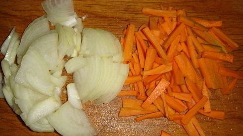 мясные рулетики с овощным рагу