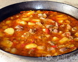 Овощное рагу с баклажанами, картошкой и мясом