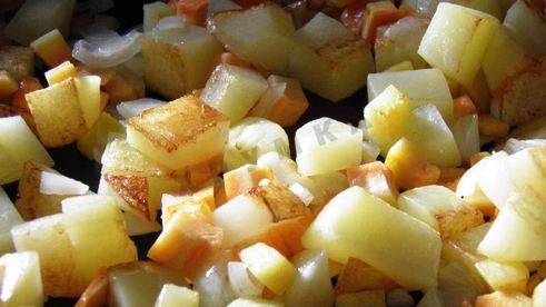 овощное рагу с кабачками, баклажанами и картофелем