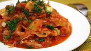 Овощное рагу с капустой и картофелем