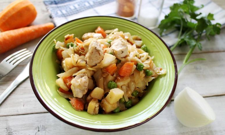 Рецепт овощного рагу с курицей с капустой и картошкой