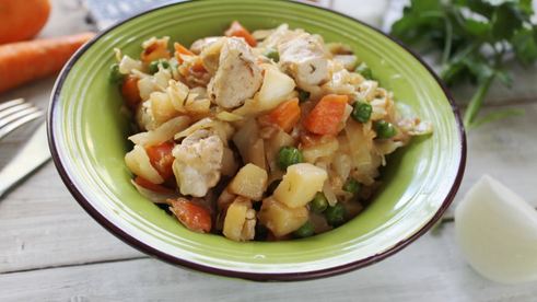 овощное рагу с курицей с капустой и картошкой