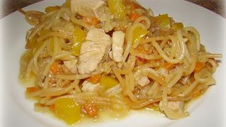 Овощное рагу с мясом и вермишелью