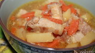 Рагу из картофеля со свиной грудинкой в мультиварке