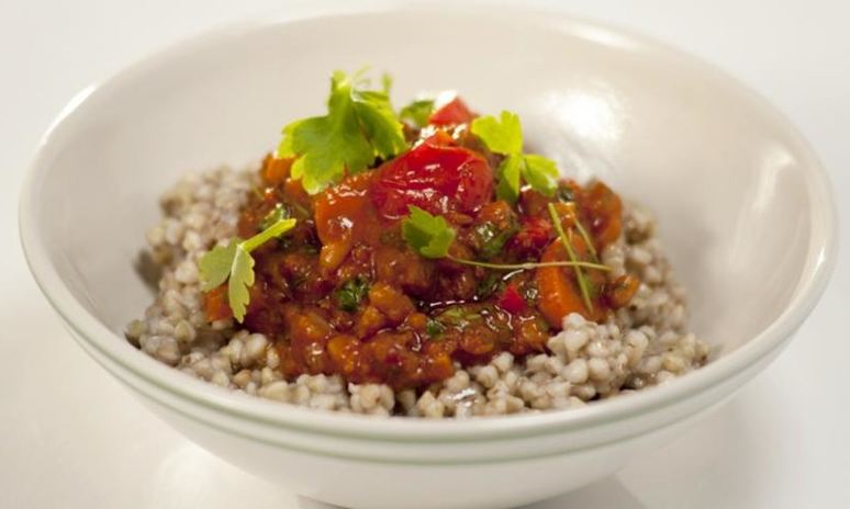 Рецепт рагу из консервированной говядины с фасолью и зеленой гречкой