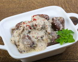 Рагу из куриных сердец в сливочно-укропном соусе