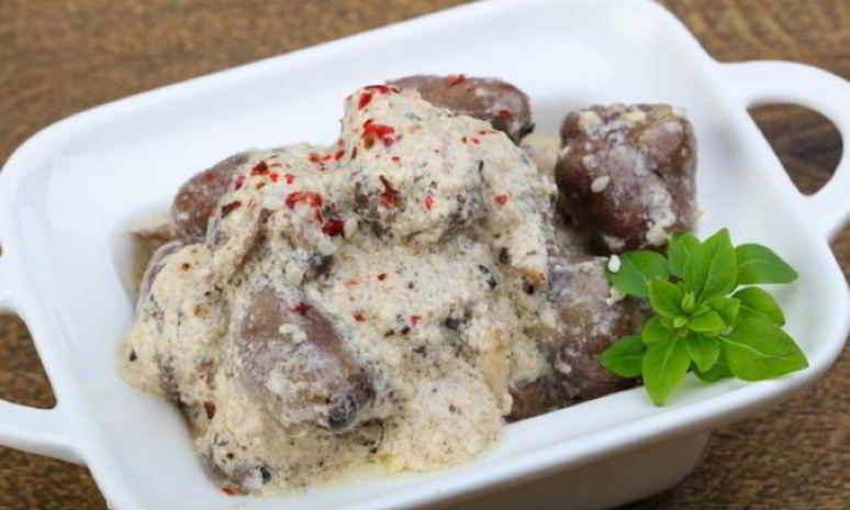 Рецепт рагу из куриных сердец в сливочно-укропном соусе