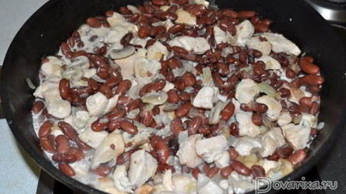 рагу из курицы с фасолью и грибами