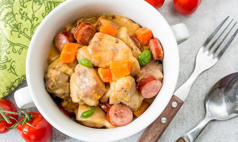 Рецепт рагу из курицы с колбасками и тыквой