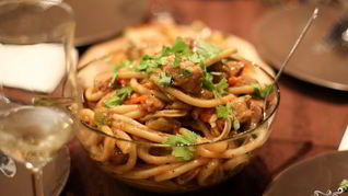 Рагу со свининой, овощами и лапшой