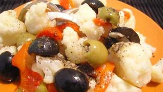 Цветная капуста с овощным рагу