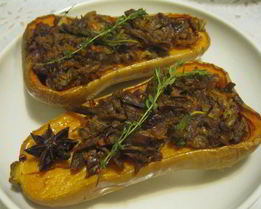 Запеченная тыква с мясным рагу
