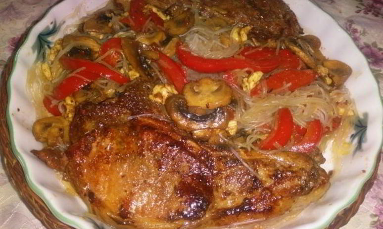 Рецепт рисовой лапши с овощами и мясом