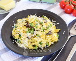 Ризотто из пасты орзо с грибами и горошком