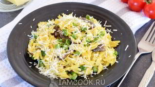 Ризотто из пасты орзо с грибами и горошком