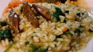 Ризотто с белыми грибами и шпинатом