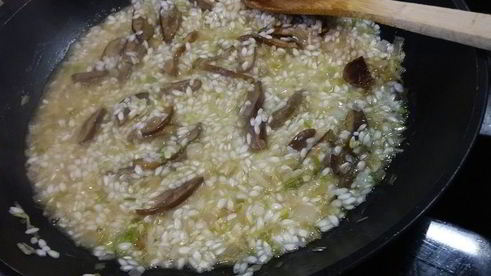 ризотто с белыми грибами и шпинатом