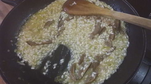 ризотто с белыми грибами и шпинатом