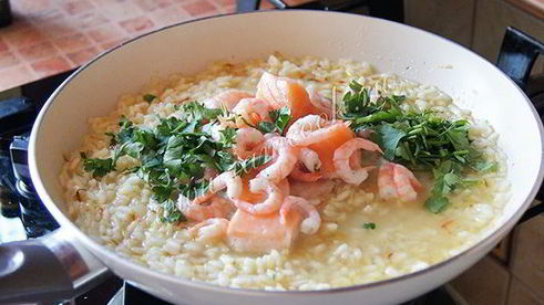 ризотто с креветками и семгой