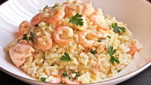 ризотто с креветками и семгой