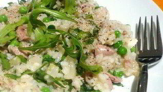 Ризотто с тунцом и руколой