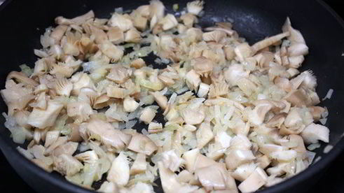 зеленое ризотто с грибами