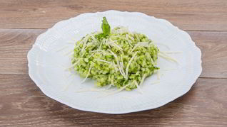 Зеленое ризотто со шпинатом