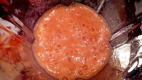 филе сома под овощным гратеном на ризотто с песто