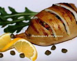 Кальмары, фаршированные овощами