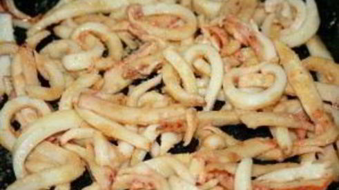 кальмары в сметанном соусе