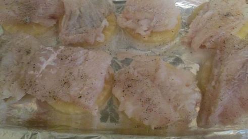 камбала, запеченная с ананасом