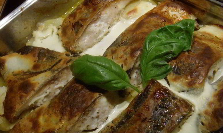 Рецепт карпа с овощами, запеченный под сметанным соусом