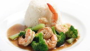 Креветки с брокколи в чесночном соусе чили