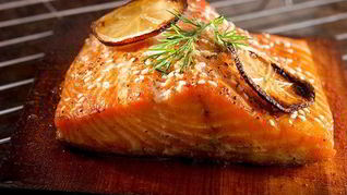 Лосось на гриле с сальсой из нектаринов