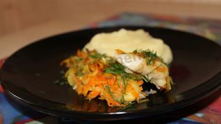 Минтай в духовке с луком и морковью