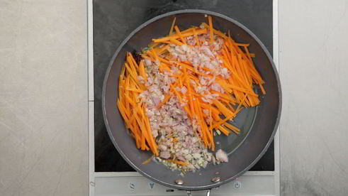 мраморный сом с рыбным картофельным пюре и маринадом