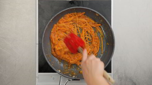 мраморный сом с рыбным картофельным пюре и маринадом