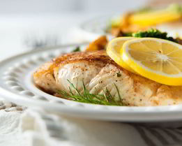 Палтус, запеченный с овощами