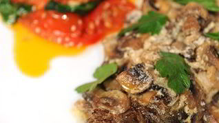 Радужная форель в грибном соусе