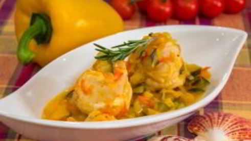 рыба, тушенная в овощах