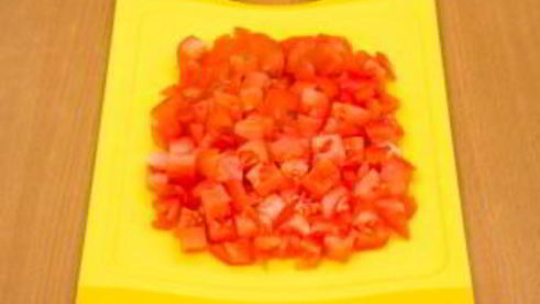 рыба, тушенная в овощах