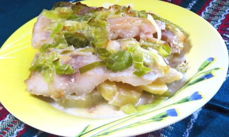 Рецепт рыбы в сливочном соусе с картофелем и луком пореем