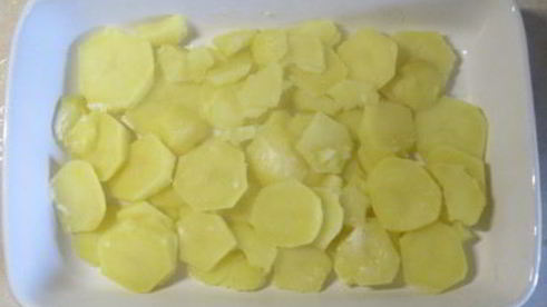 рыба в сливочном соусе с картофелем и луком пореем