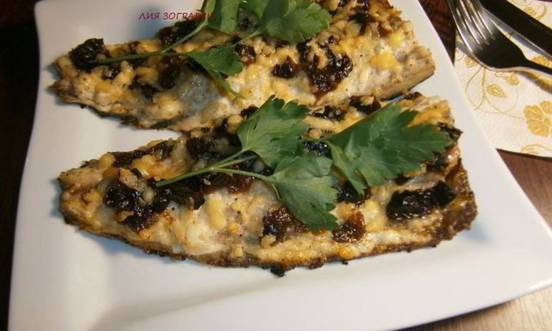 Рецепт скумбрии, запеченой с черносливом fishка