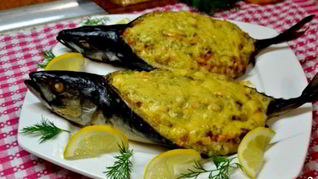 Скумбрия, запеченная лодочкой