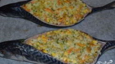 скумбрия, запеченная лодочкой